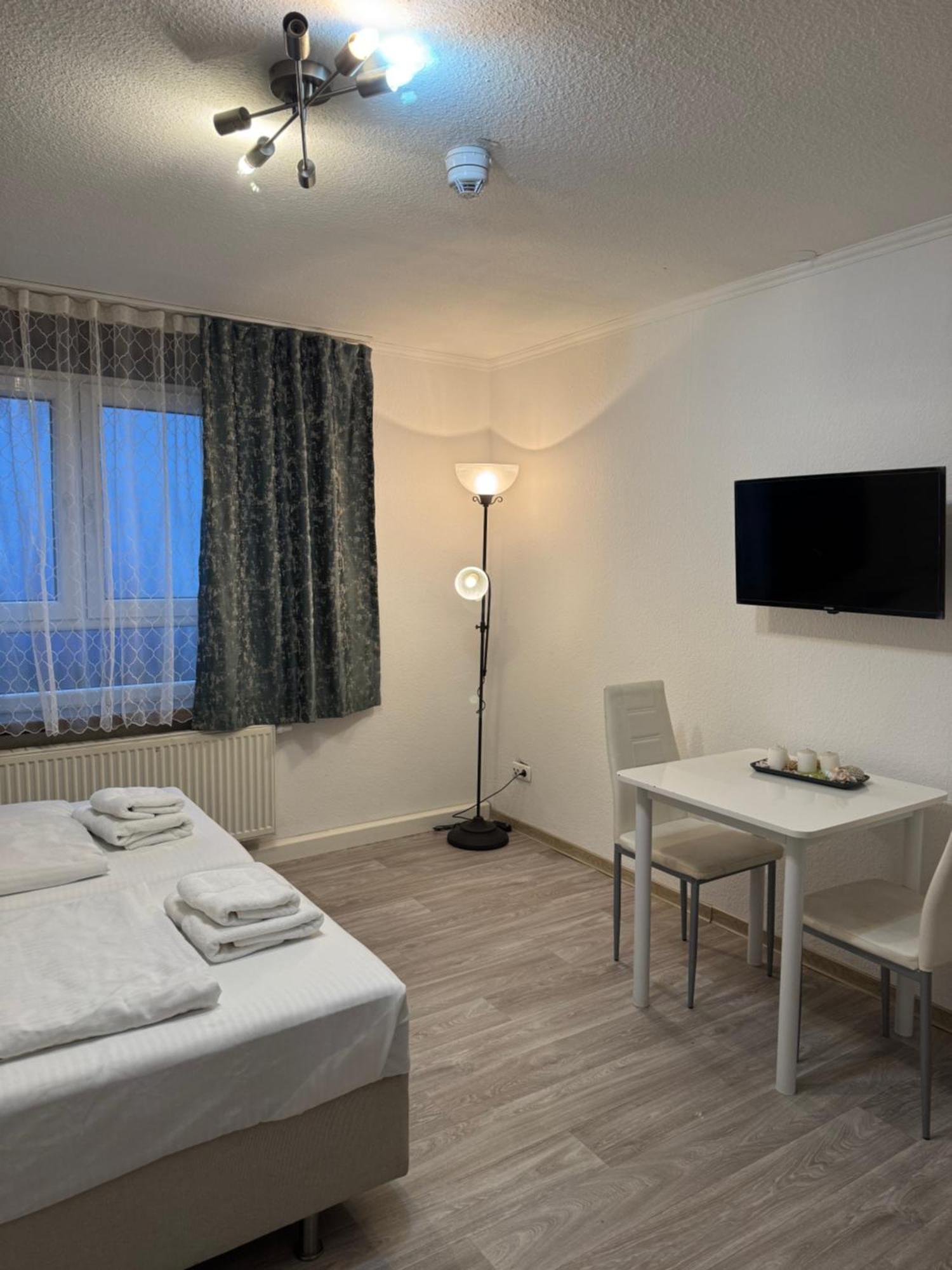 Hotel-Pension Alt-Heidenberg Siegen Exteriör bild