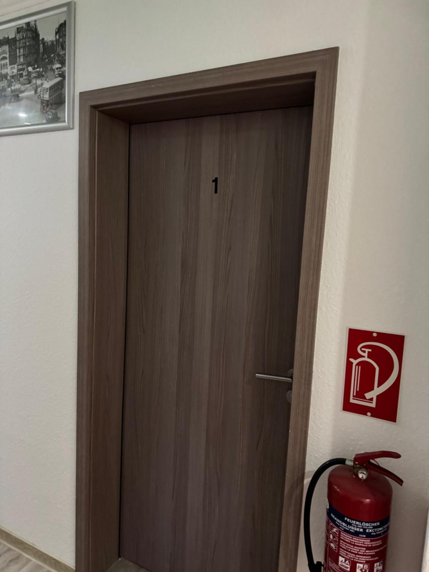 Hotel-Pension Alt-Heidenberg Siegen Exteriör bild