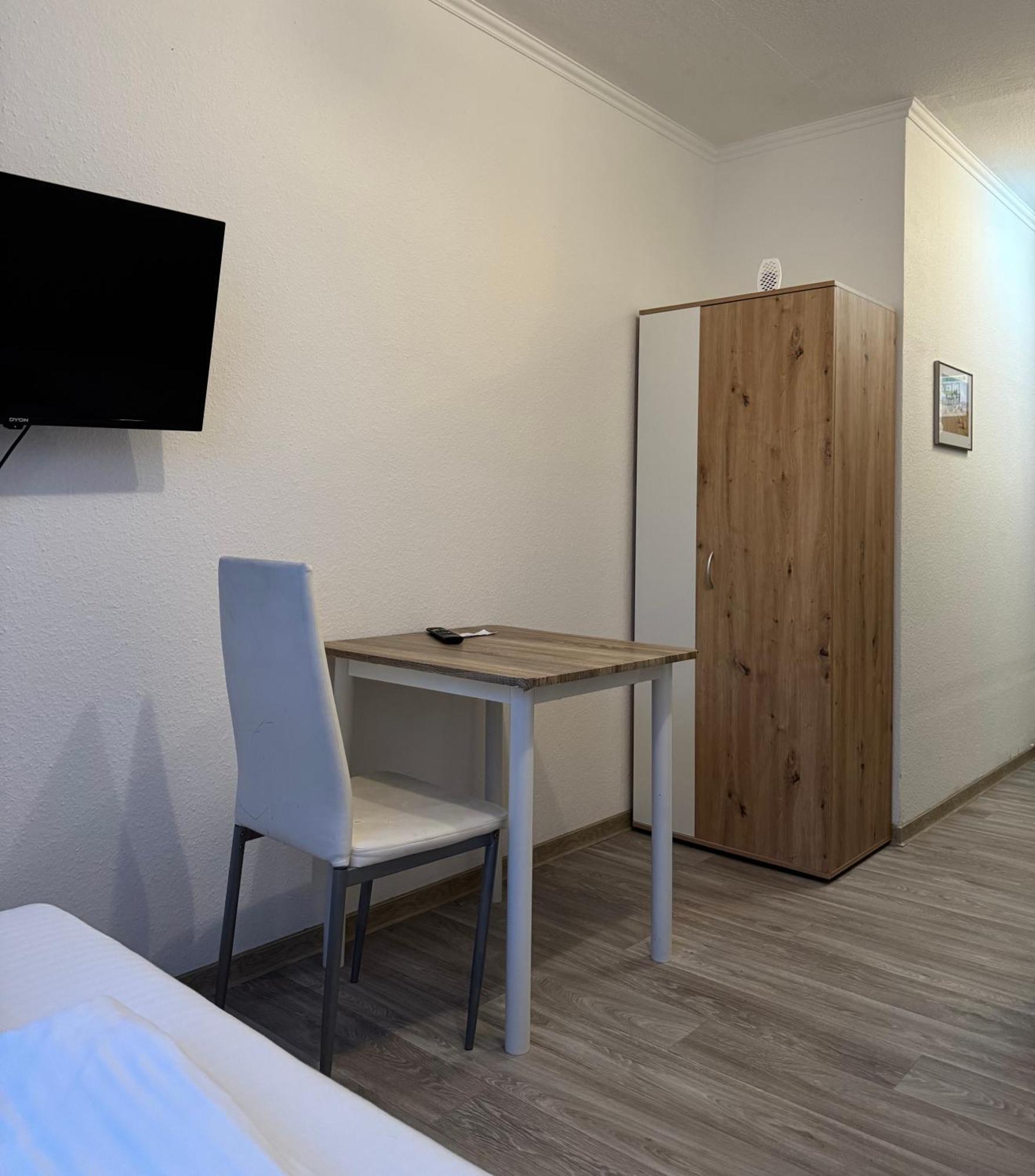 Hotel-Pension Alt-Heidenberg Siegen Exteriör bild